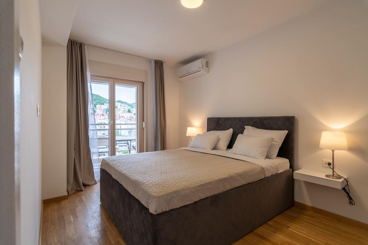 Luxury Seaside Aparthotel Budva
