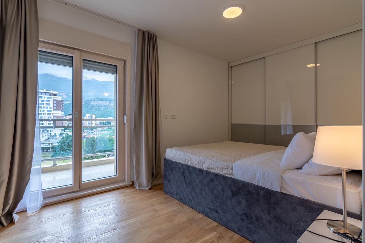 Luxury Seaside Aparthotel Budva