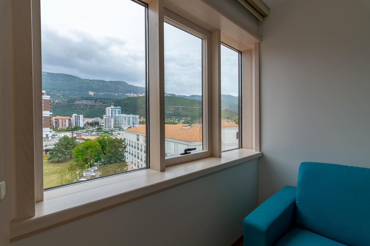 Luxury Seaside Aparthotel Budva