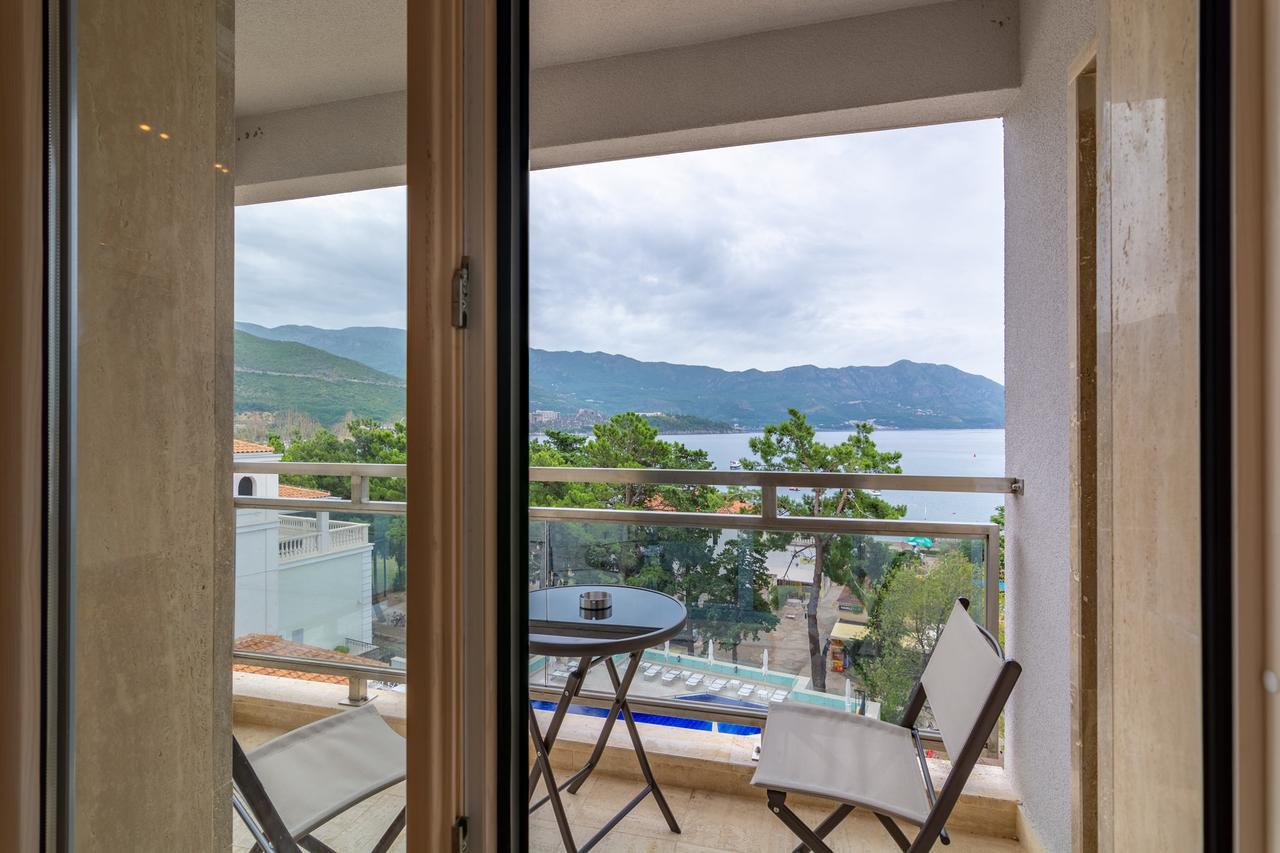 Luxury Seaside