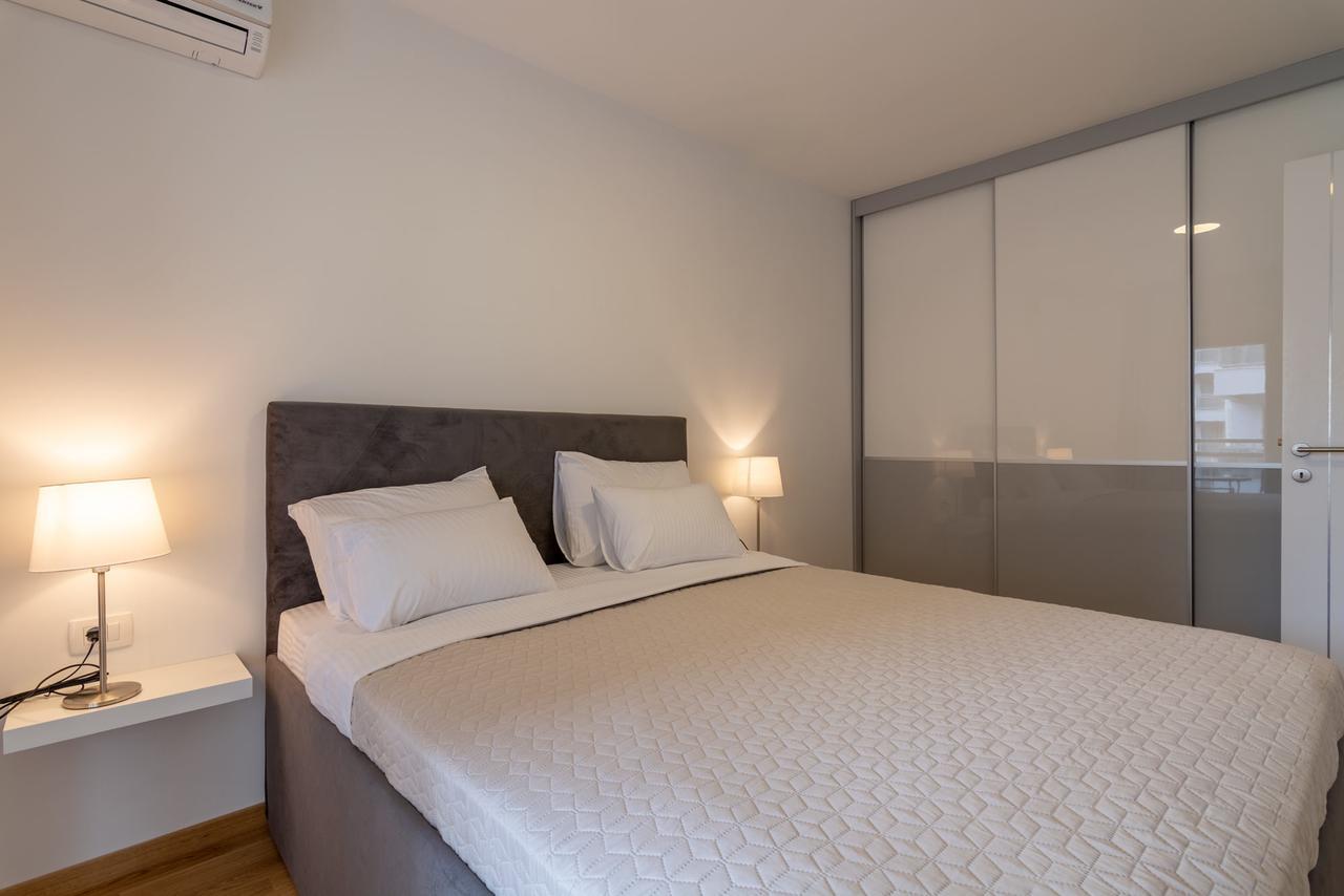 Luxury Seaside Aparthotel Budva